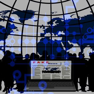 Vorschaubild Fake News und Social Bots im digitalen Zeitalter - Unterrichtseinheiten