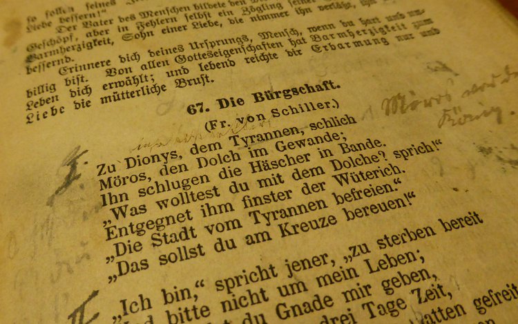 Gedichtkontext per Quick-Infos und Hyperlinks erschließen