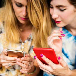 Vorschaubild Vom Schülerprojekt zum Schulkonzept: Smartphones und Tablets im Unterricht