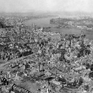 Vorschaubild Lebensgeschichten am Kriegsende 1945 – ein Hörfeature erstellen